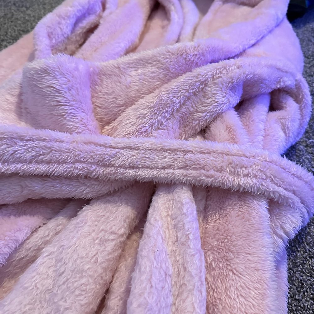 Pink Super Fluffy Robe from Amazon - Picture 5 of 5